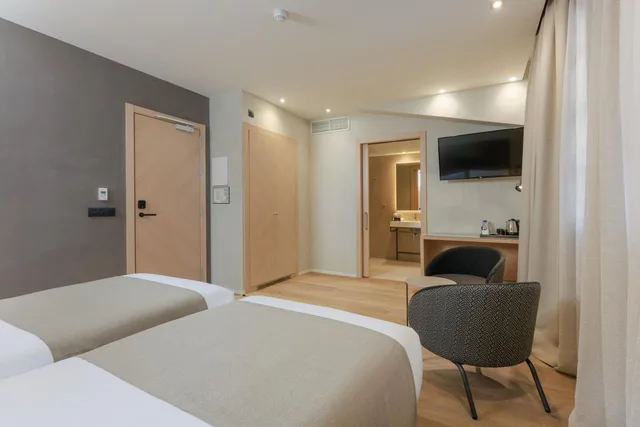 غرفة سوبيريور بسرير مزدوج، Gran Hotel Barcino 7/10
