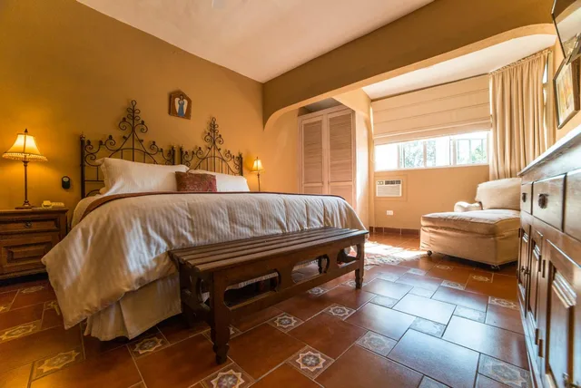 غرفة بسرير كينج، Villa Mirasol Hotel 1/10