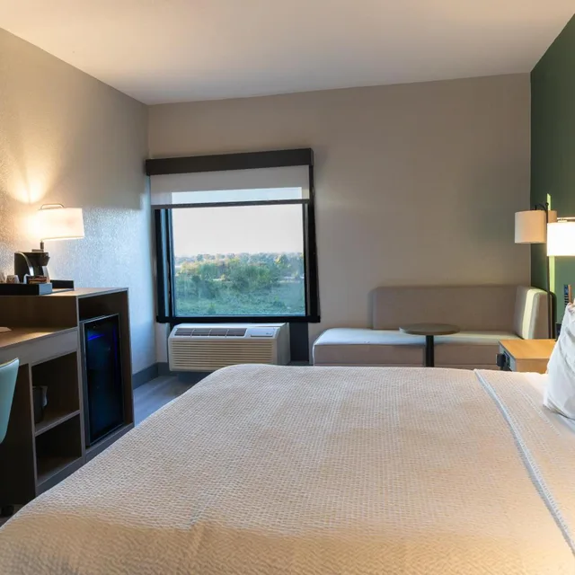 غرفة بسرير كينج لذوي الإعاقة، Super 8 by Wyndham Natchez 4/4