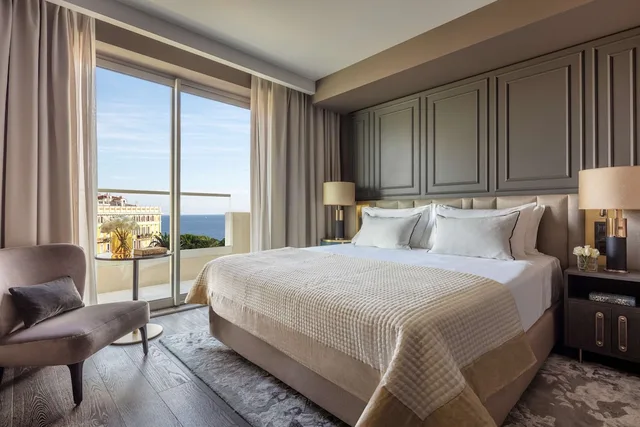 غرفة غراند بريميوم بسريرين منفصلين بإطلالة على البحر بشرفة، Anantara Plaza Nice Hotel 4/7