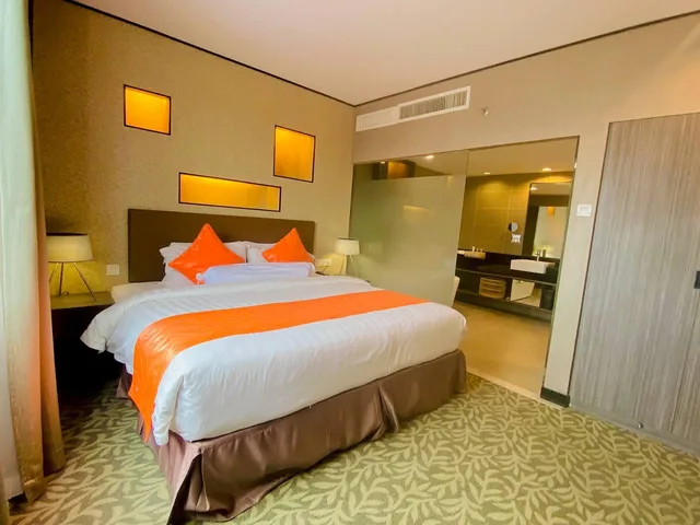 جناح، Grand Alora Hotel 1/2
