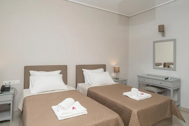 غرفة بسريرين منفصلين بشرفة، Hotel Alkyon 2/3