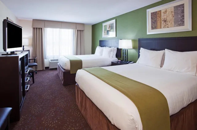 غرفة بسريرين مزدوجين لذوي الإعاقة، Holiday Inn Express Hotel Suites Rochester 2/8
