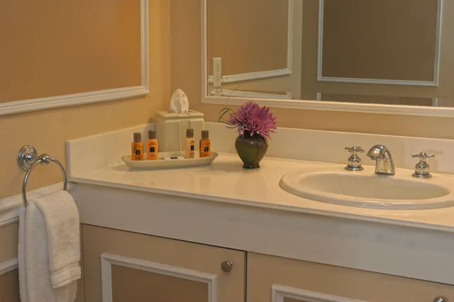غرفة قياسية بسرير كوين، The Spa at Norwich Inn 5/8