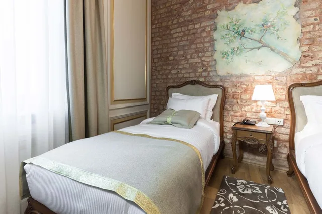 غرفة سوبيريور بسرير مزدوج بإطلالة على المدينة، Pera Parma Hotel 6/10
