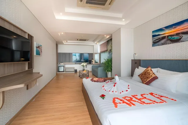 Suite, Ocean Front, Sofa, Living Area, Areca Hotel Nha Trang 1/2