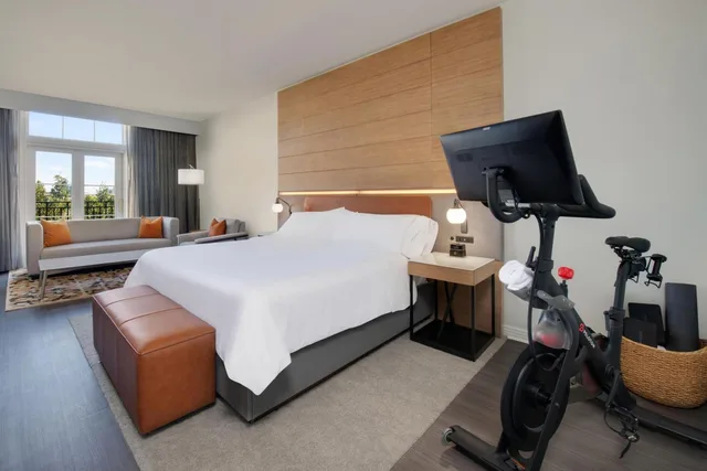 جناح جونيور تنفيذي بسرير كينج، The Westin Dallas Stonebriar Golf Resort and Spa 1/3
