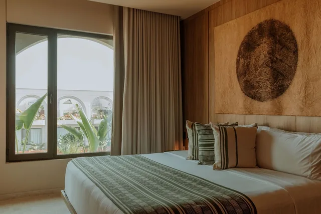 جناح جونيور بسرير كينج بحوض استحمام، Hotel Osh Getsemani 2/6