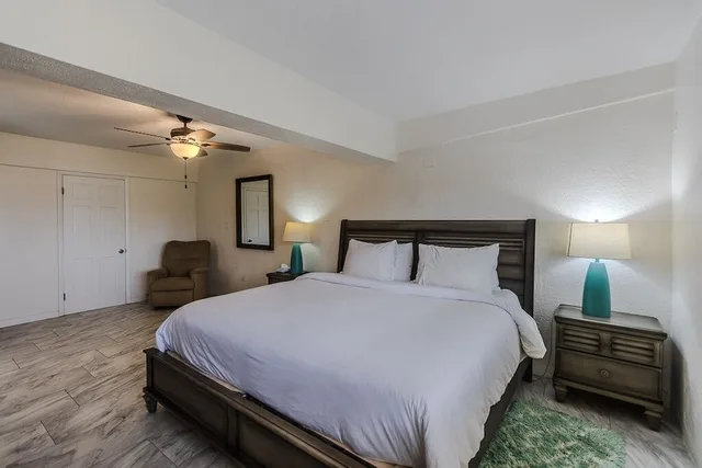 شقة سكنية بسرير كينج بغرفة نوم واحدة مع أريكة، Point Pleasant Resort 1/10