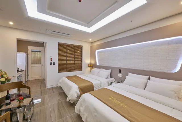 غرفة ديلوكس بسريرين مزدوجين، Dubai Hotel Gwangju 2/6