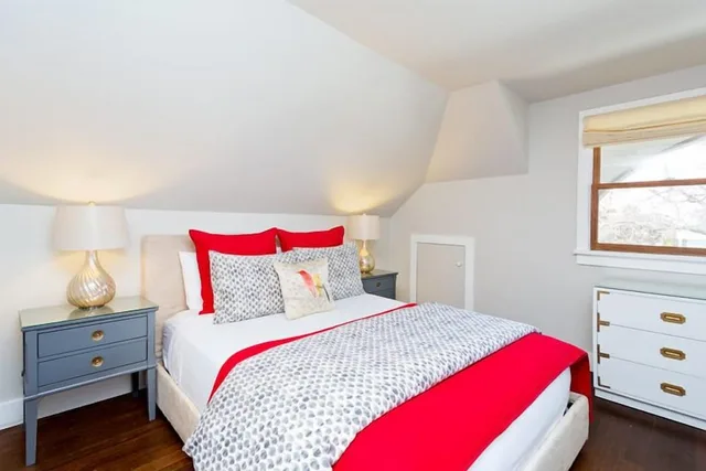 Tree Top, Suite, Queen Bed, Sofa، Boise Guest House 1/1