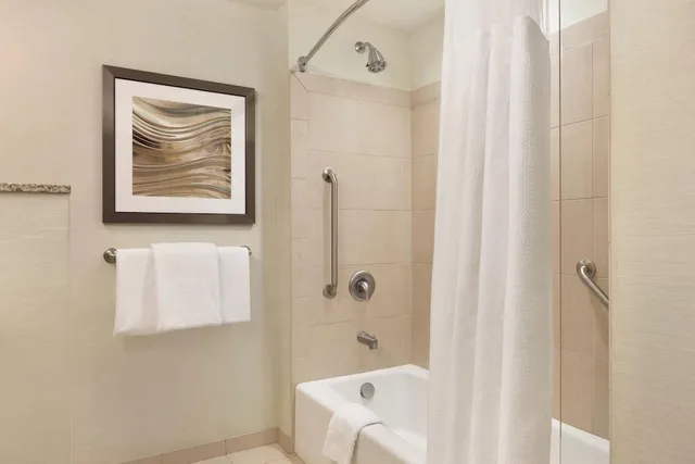 غرفة بسريرين كوين، Courtyard by Marriott Charlotte Airport North 8/8