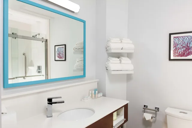 جناح بسرير كينج لذوي الإعاقة، Hampton Inn By Hilton Concord/Bow 2/2