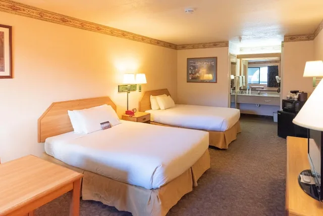 غرفة ديلوكس بسريرين كوين، The Redwood Riverwalk A Boutique Hotel 5/10