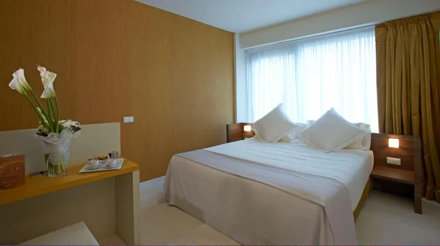 جناح جونيور بسرير كينج وسرير كوين مع أريكة، Devero Hotel Spa, BW Signature Collection 3/4