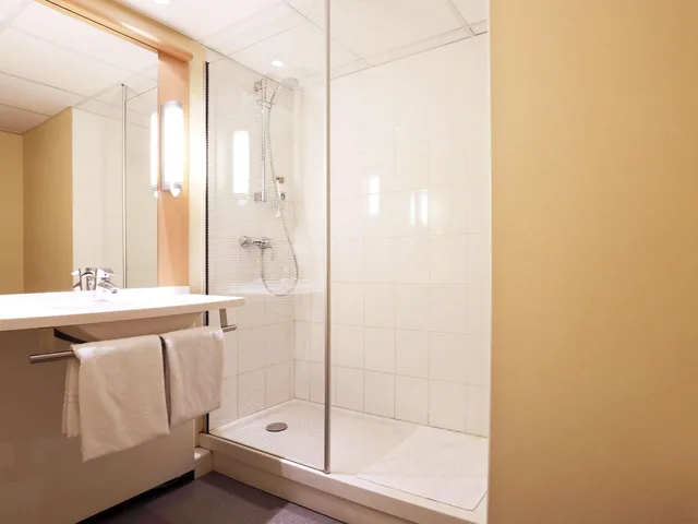 غرفة قياسية بسريرين منفصلين، Ibis Charleville Mezieres 4/4