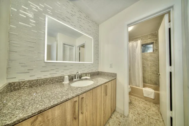 Deluxe, Studio, King Bed, Club Lux Resort By the Beach 10/10