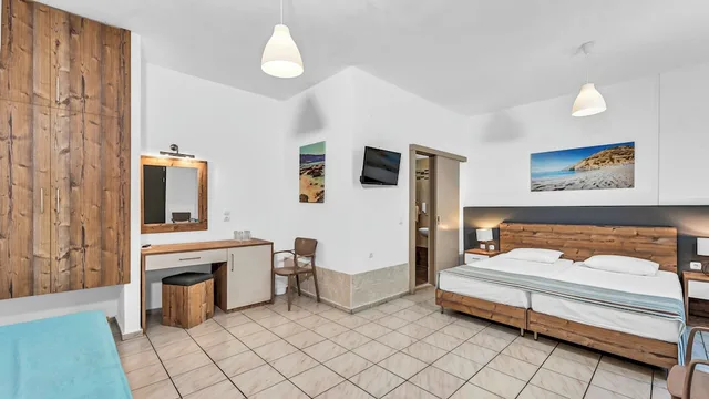 غرفة بسريرين منفصلين بإطلالة على الحديقة، Almare Beach Hotel 2/4