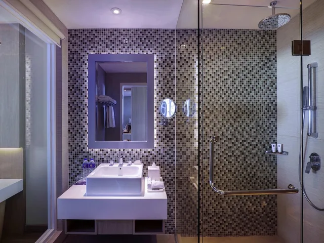 غرفة ديلوكس بسرير مزدوج بإطلالة على المسبح بشرفة، Grand Mercure Bandung Setiabudi 6/7