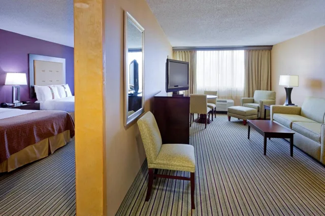 استوديو بسرير كينج لذوي الإعاقة، Holiday Inn Hotel And Suites Parsippany Fairfield 2/4