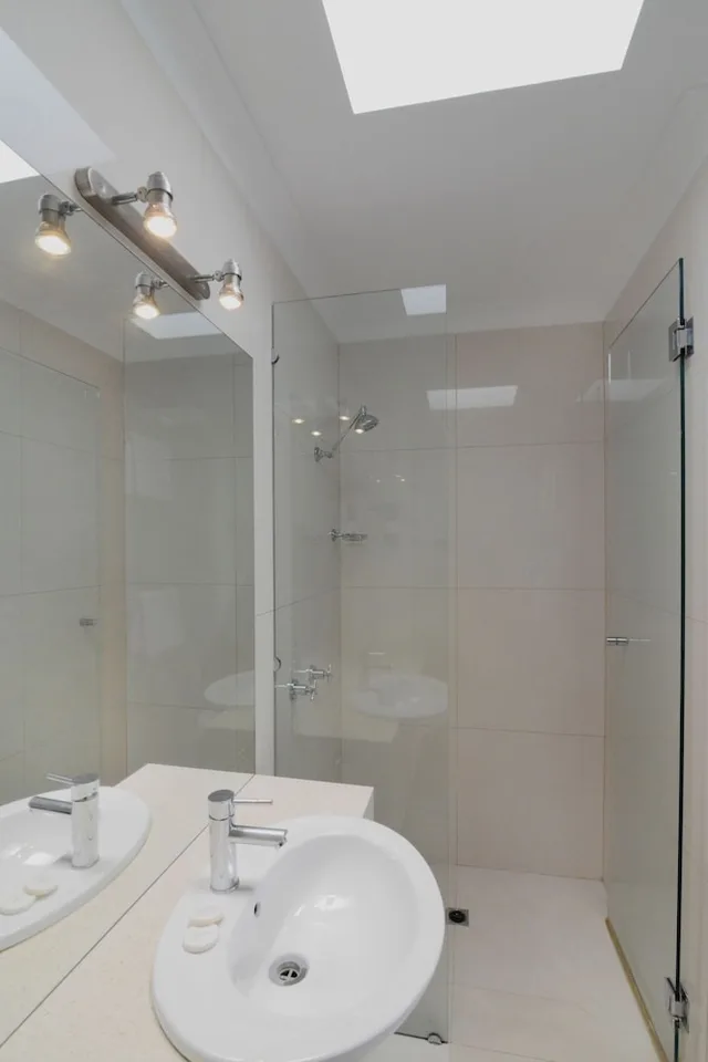 3 Bedrooms, Deluxe, 2 Bunk Beds, 2 Queen Beds, Water Front، NOOSA ENTRANCE WATERFRONT RESORT 5/5