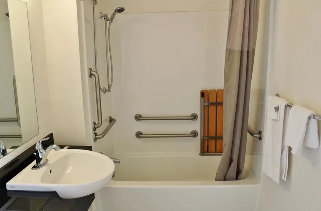 Room, Queen Bed, Smoking, Americas Best Value Inn Stillwater 6/9