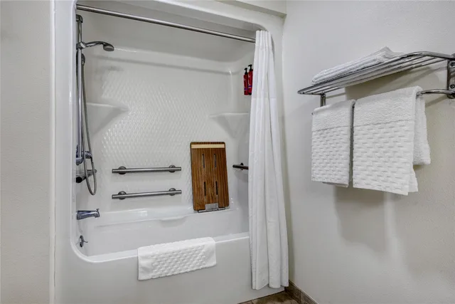 غرفة بسريرين كوين لذوي الإعاقة، SureStay Hotel By Best Western Leesville 7/8