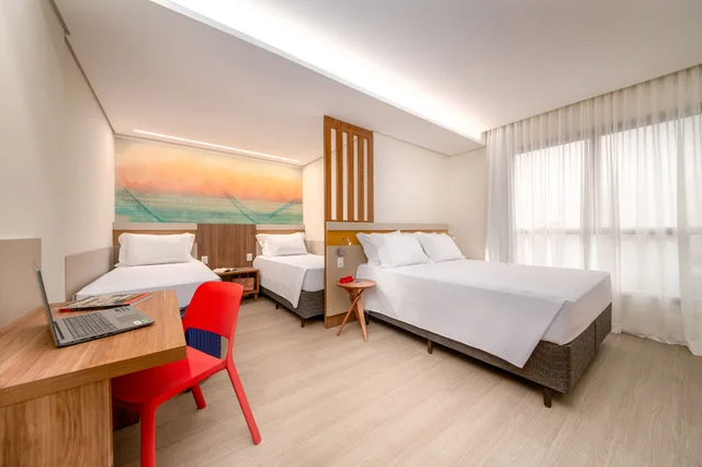 غرفة قياسية رباعية بسرير كوين وسريرين منفصلين، Intercity Portofino Florianopolis 5/6