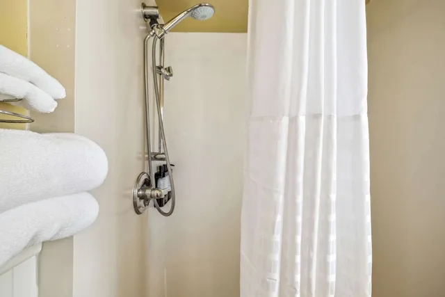غرفة بسريرين كوين، Inn Marin and Suites, an Ascend Collection Hotel 8/10