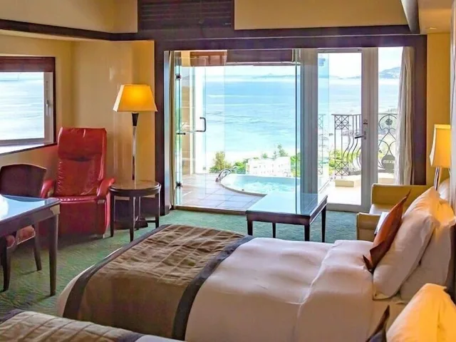 Royal, Pool, Executive, Suite, Lounge Access، Okinawa Kariyushi Resort Exes Onna (ex. Okinawa Spa Resort Exes) 4/8