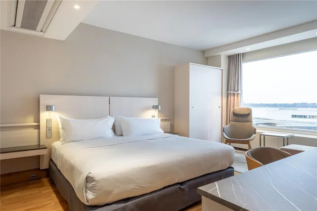 جناح جونيور بسرير كينج بإطلالة جزئية على البحر، Hilton Helsinki Kalastajatorppa 2/4