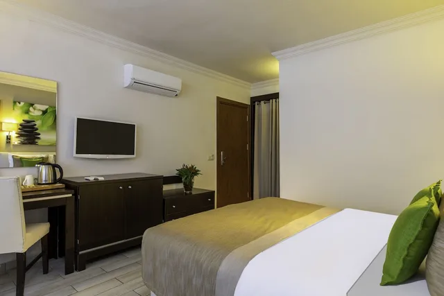 غرفة قياسية بسرير مزدوج أو سريرين منفصلين بإطلالة على الحديقة، Marmaris Bay Resort - Adults Only (16+) 3/7