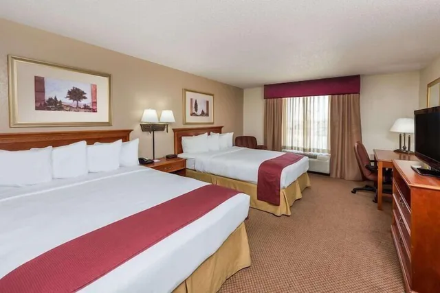 غرفة ديلوكس بسرير كوين لذوي الإعاقة، Seasons Inn Suites Highland 1/1