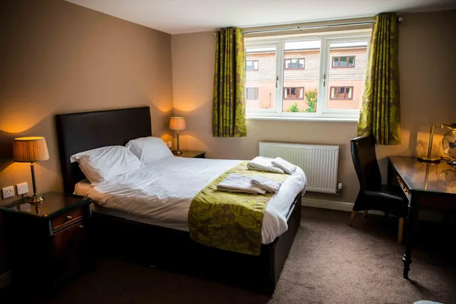 غرفة اقتصادية بسريرين منفصلين، Whittlebury Hall Hotel & Spa 1/2