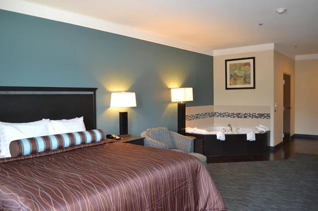 جناح بسرير كينج بجاكوزي، Red River Inn And Suites 2/4