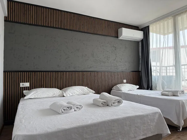 غرفة قياسية ثلاثية بثلاثة أسرّة، Romeo Beach Hotel 7/10