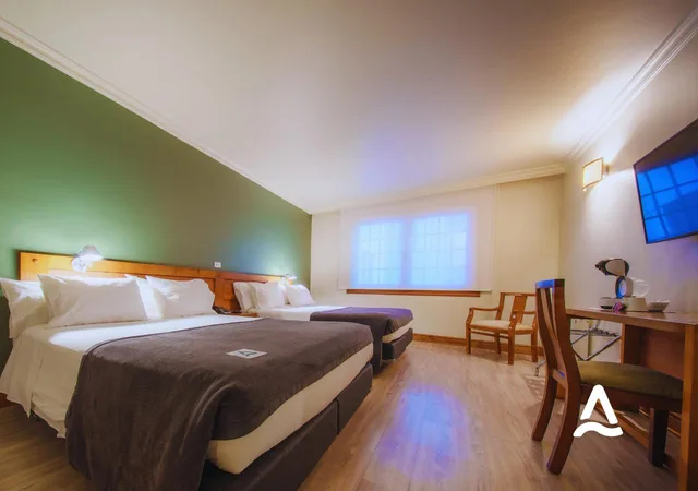 Superior, Suite, Twin Beds, Street View، Hotel Almasur Punta Arenas 2/4