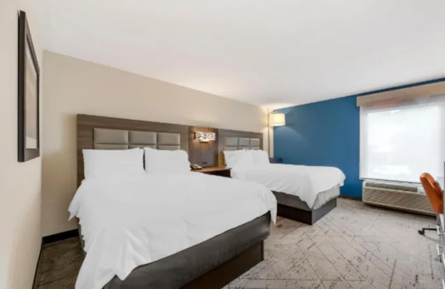 غرفة بسريرين كوين لذوي الإعاقة، Holiday Inn Express & Suites NASHVILLE SOUTHEAST - ANTIOCH 1/3