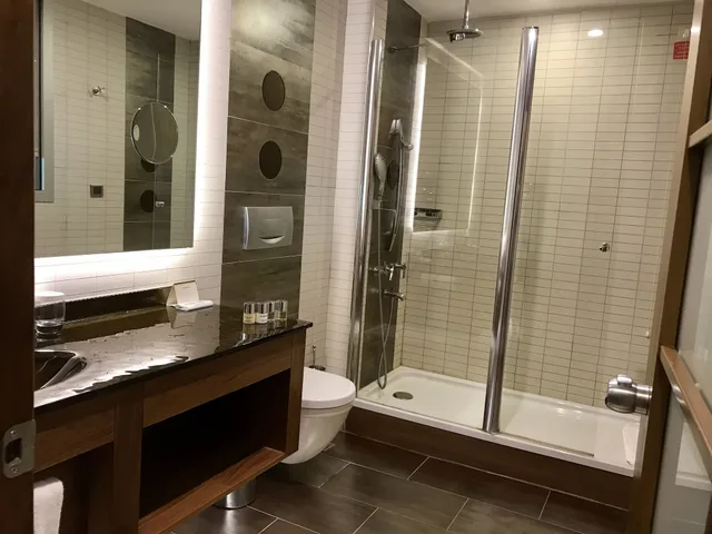 غرفة سوبيريور بسريرين منفصلين بإطلالة على البحر، Cevahir Hotel Istanbul Asia 4/6