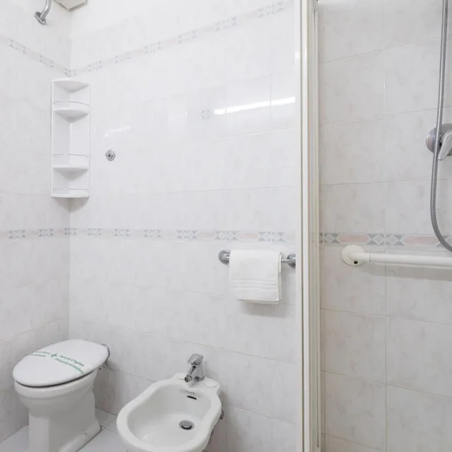 غرفة ثلاثية، Hotel Astor Victoria 5/7