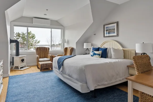 Room, King Bed, Port Side، Nonantum Resort 1/2