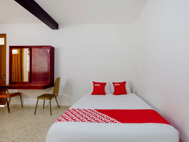 Standard Quadruple, OYO Hotel Emperador, Oaxaca 2/4