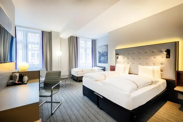غرفة ثلاثية، Premier Inn Cologne City Mediapark Hotel 1/2
