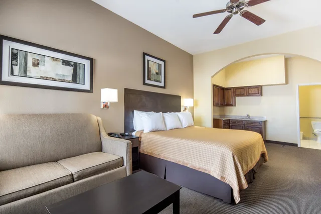 غرفة بسرير كينج لذوي الإعاقة، Days Inn By Wyndham Baytown East 4/8