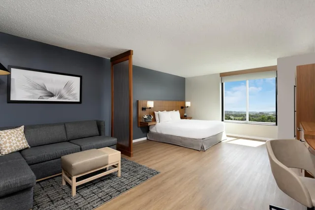 غرفة بسرير كينج مع أريكة لذوي الإعاقة، Hyatt Place Bayamon 1/5