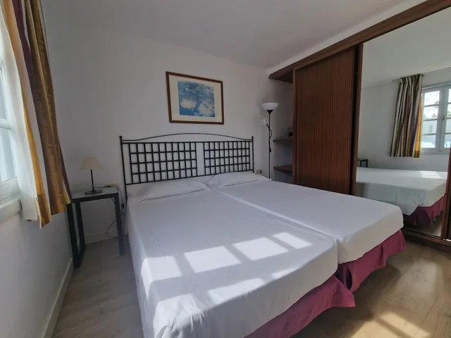 شقة بسريرين منفصلين بغرفة نوم واحدة مع أريكة، Fuentepark Apartments 1/8
