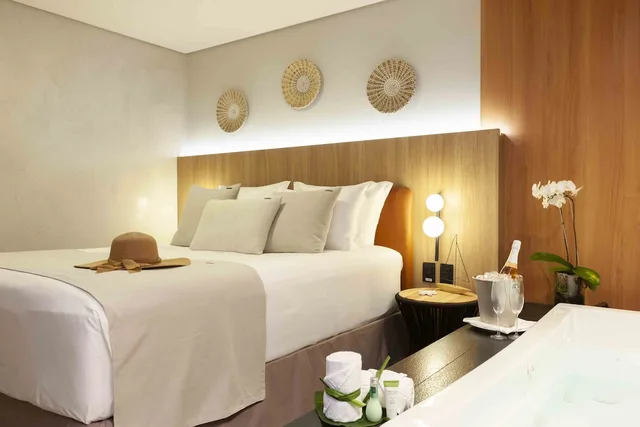 Luxury, Queen Bed, Hot Tub, Pousada Antonella 7/10