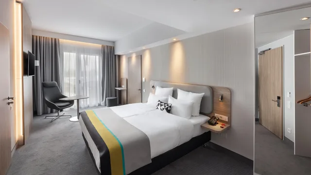 غرفة بسرير كوين لذوي الإعاقة، Holiday Inn Express Munich - City East 4/9