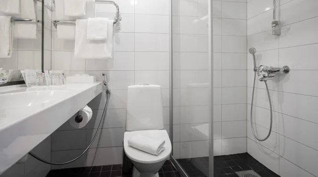 غرفة قياسية بسريرين منفصلين، Original Sokos Hotel Vaakuna 9/10
