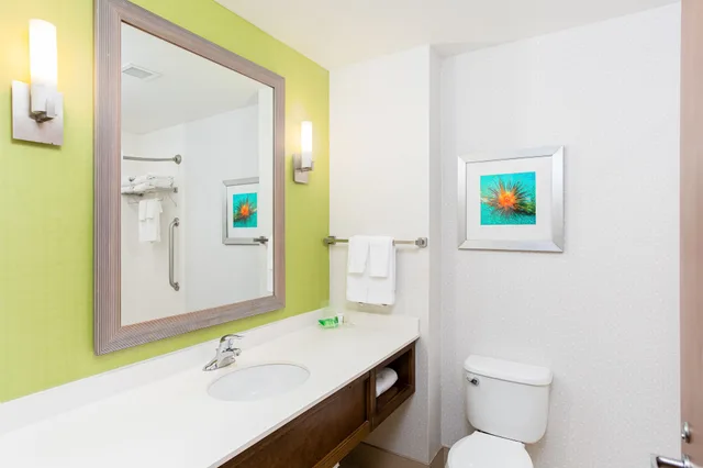 غرفة قياسية بسريرين كوين بشرفة، HOLIDAY INN RESORT FORT WALTON BEACH 10/10